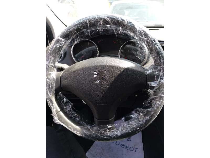 peugeot 5008 del año 2010