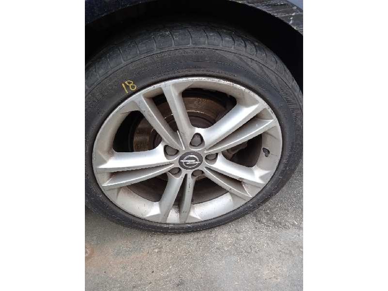 opel insignia berlina del año 2009