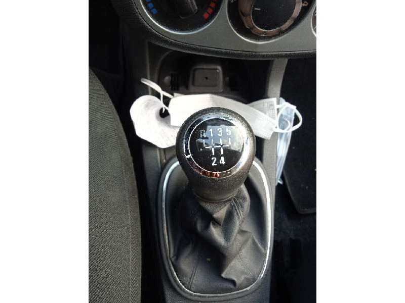 opel corsa d del año 2011