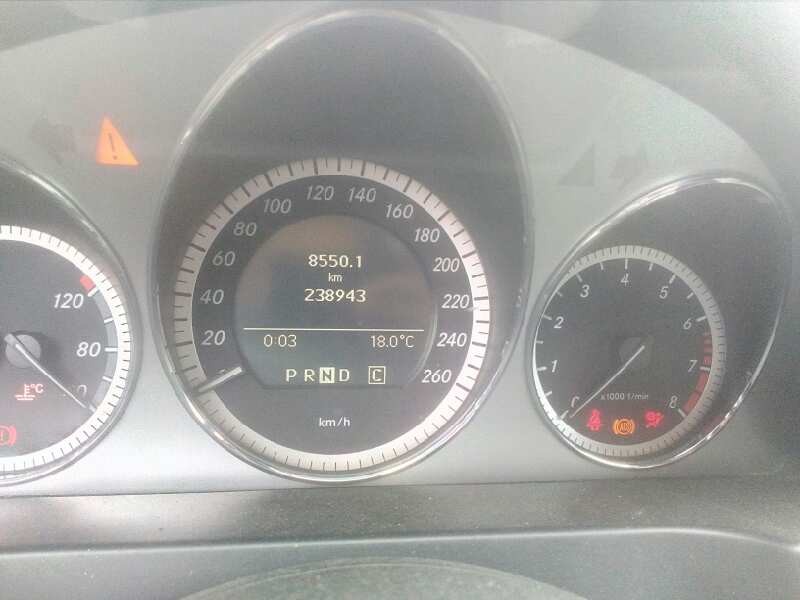 mercedes-benz clase c (w204) berlina del año 2009