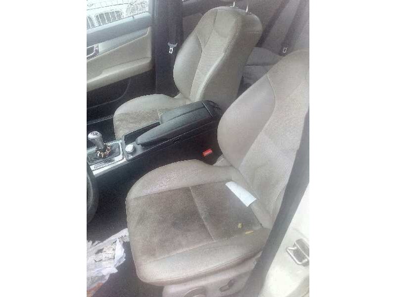 mercedes-benz clase c (w204) berlina del año 2009