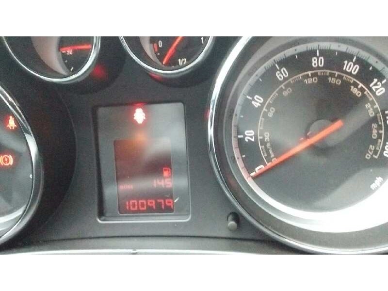 opel insignia berlina del año 2009