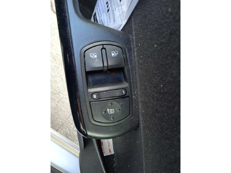 opel corsa d del año 2011