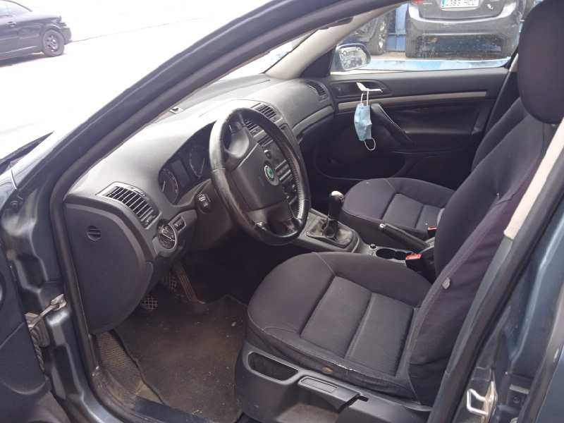 skoda octavia berlina (1z3) del año 2005