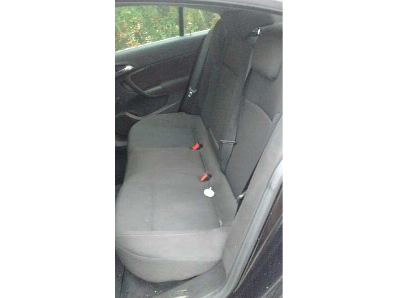 opel insignia berlina del año 2009