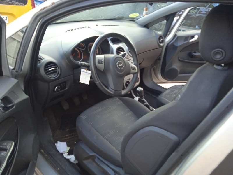 opel corsa d del año 2011