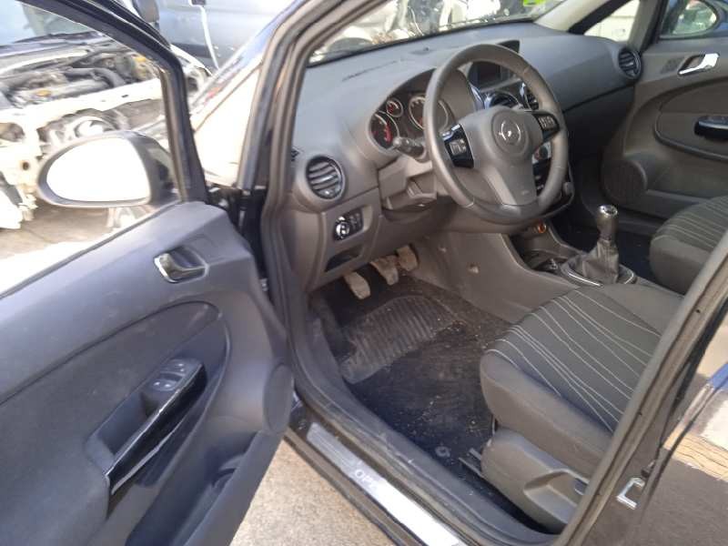 opel corsa d del año 2010