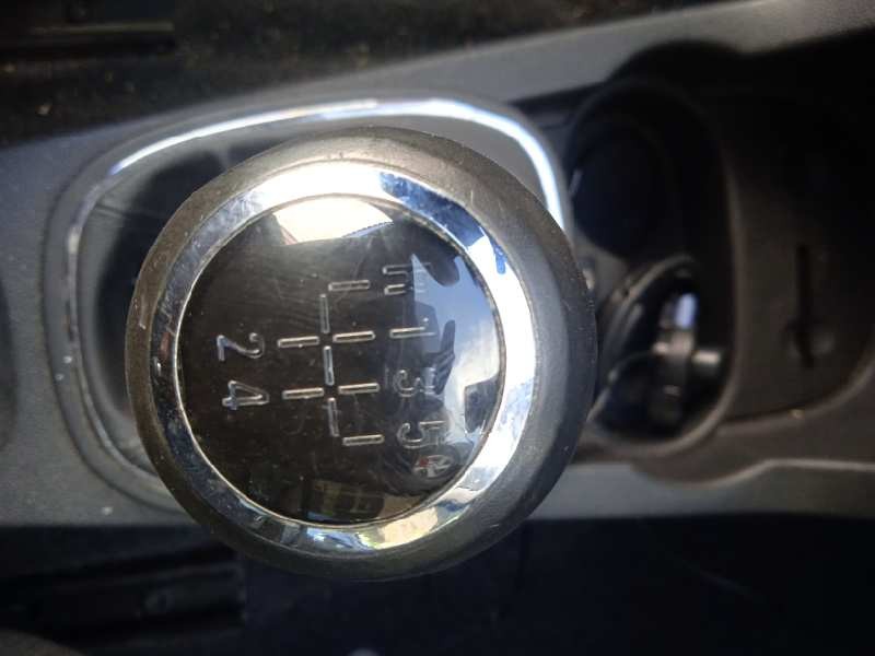 opel corsa d del año 2010