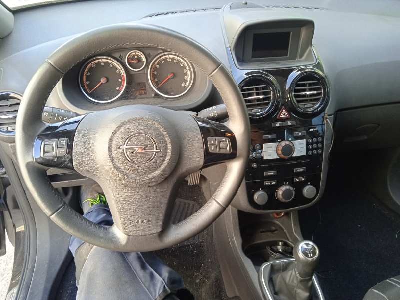 opel corsa d del año 2010