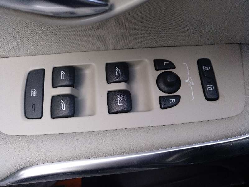 volvo v40 del año 2014