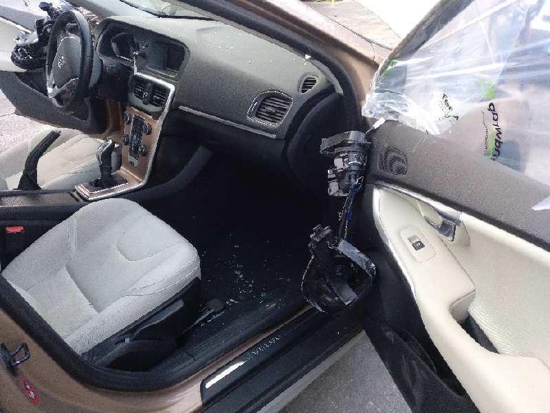 volvo v40 del año 2014