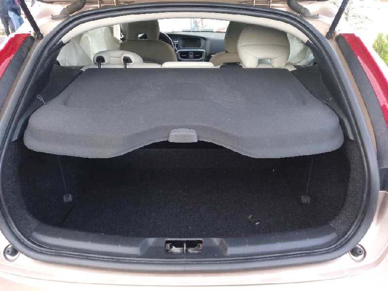 volvo v40 del año 2014