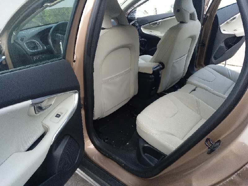 volvo v40 del año 2014