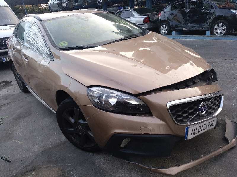 volvo v40 del año 2014