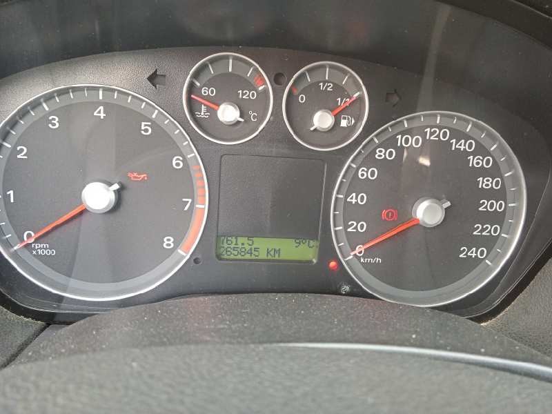 ford focus berlina (cap) del año 2005