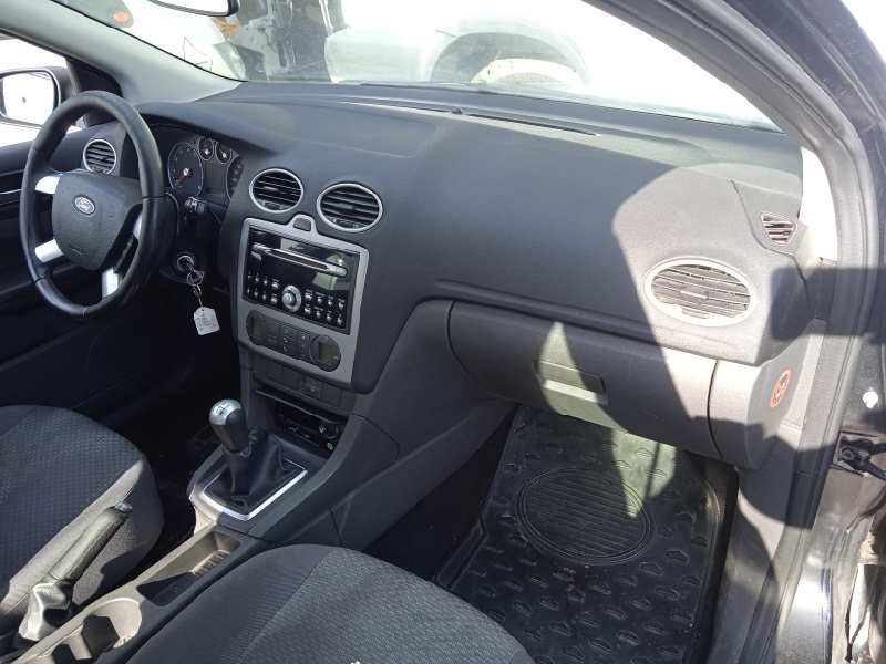 ford focus berlina (cap) del año 2005