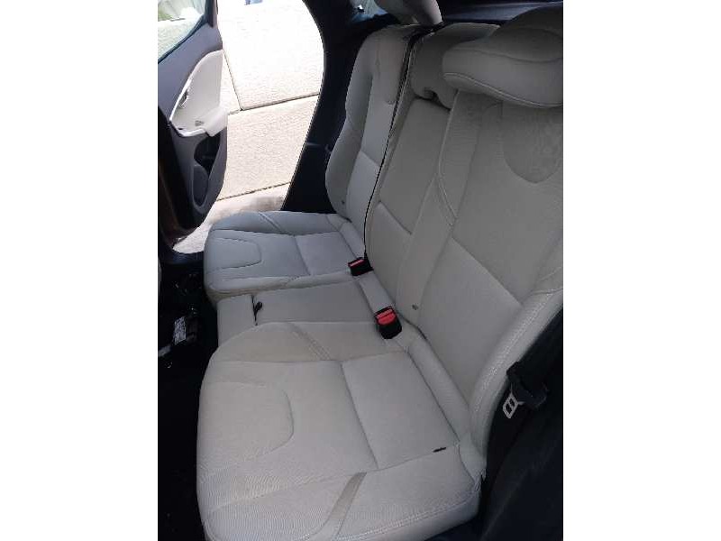 volvo v40 del año 2014