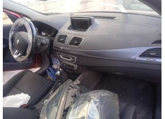 renault megane iii berlina 5 p del año 2015 2