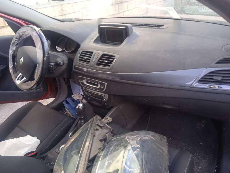 renault megane iii berlina 5 p del año 2015