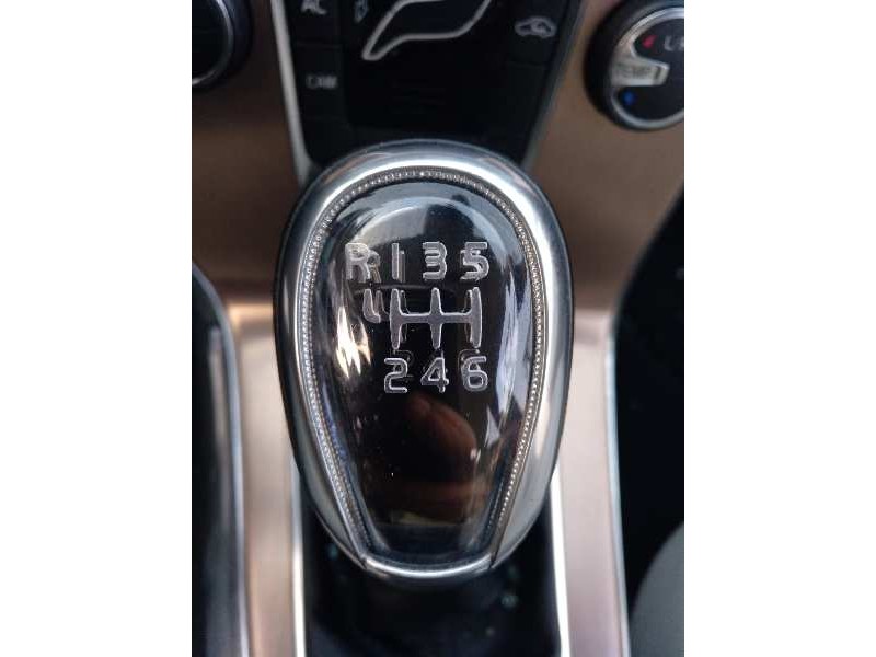 volvo v40 del año 2014