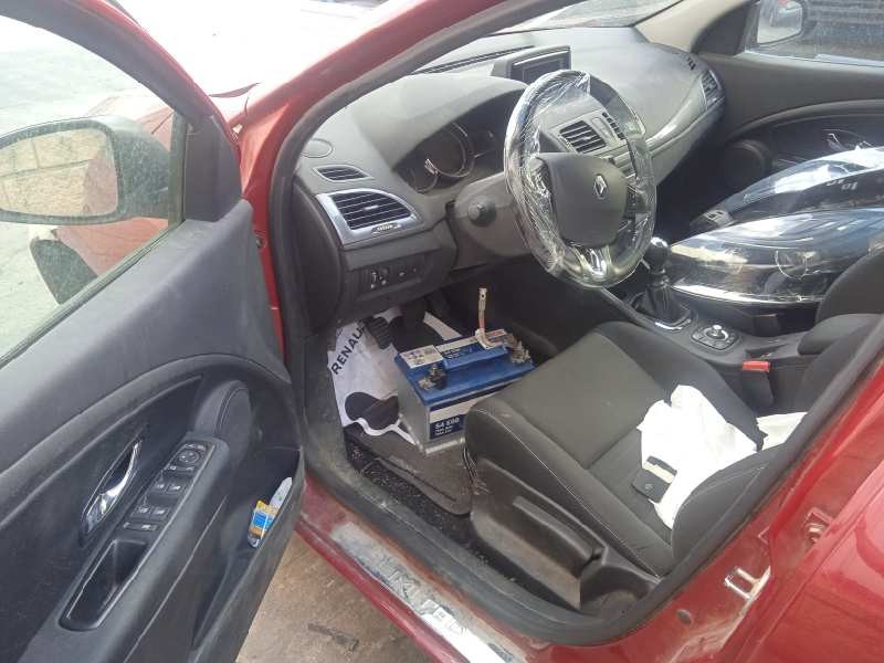 renault megane iii berlina 5 p del año 2015