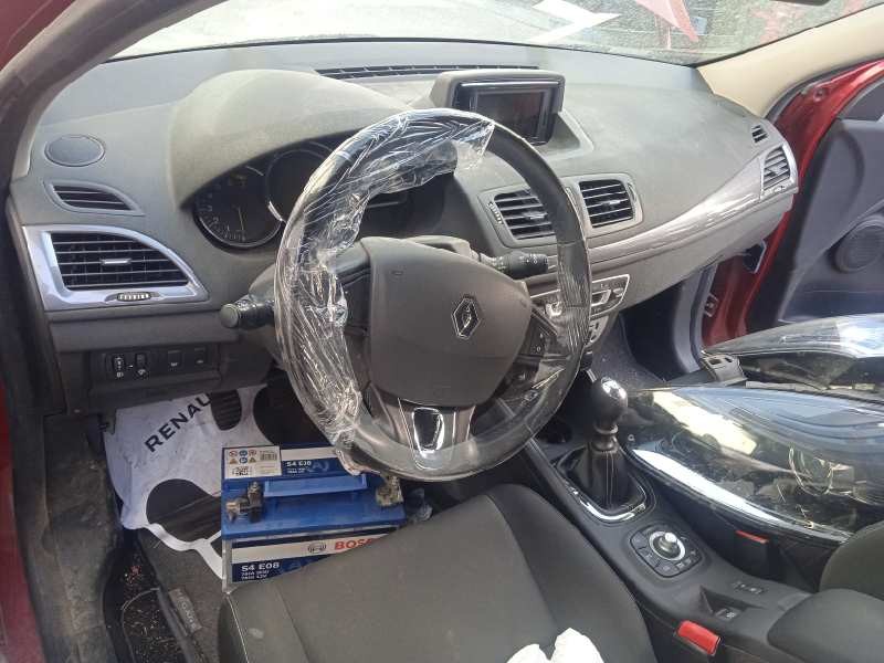 renault megane iii berlina 5 p del año 2015