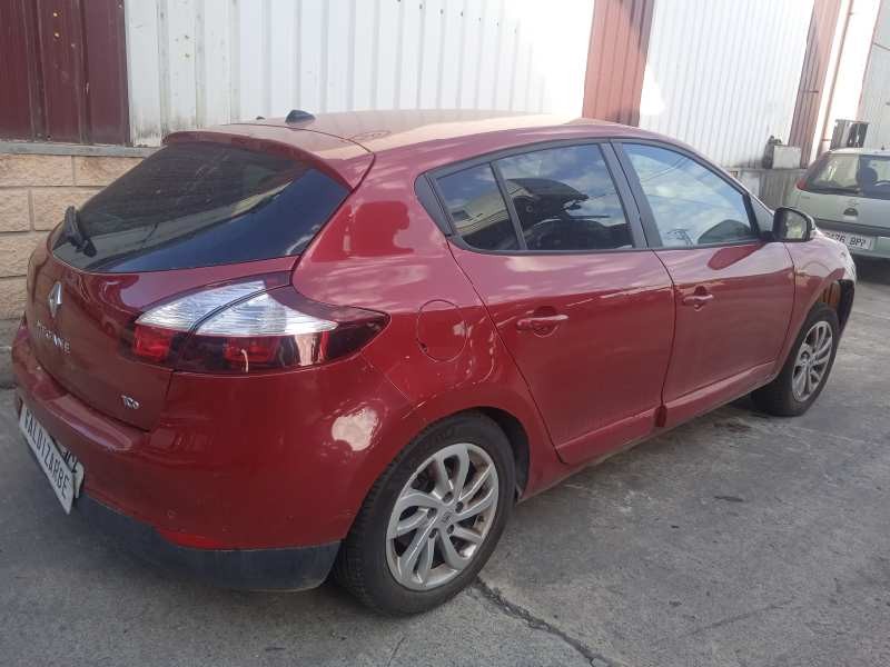 renault megane iii berlina 5 p del año 2015