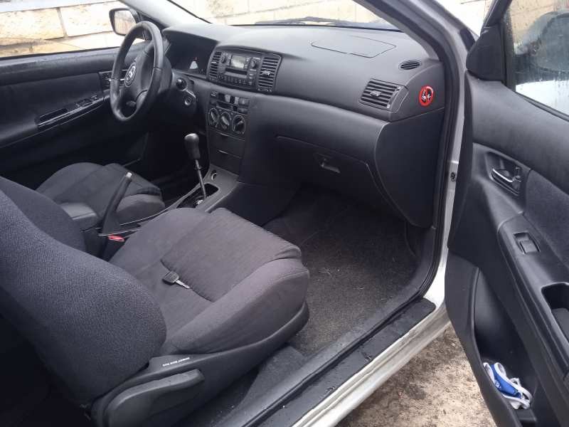 toyota corolla (e12) del año 2003