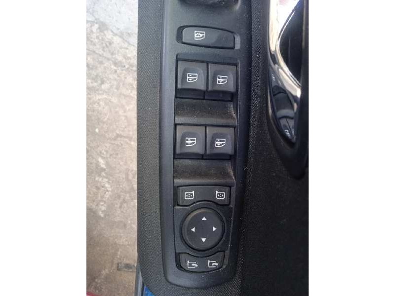 renault megane iii berlina 5 p del año 2015