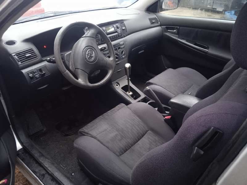 toyota corolla (e12) del año 2003