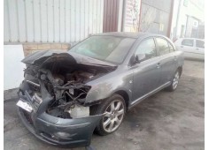 toyota avensis berlina (t25) del año 2003