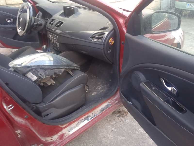 renault megane iii berlina 5 p del año 2015