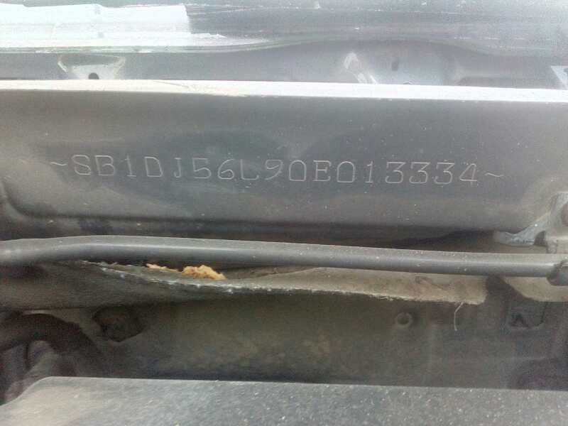 toyota avensis berlina (t25) del año 2003