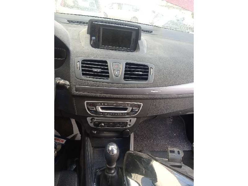 renault megane iii berlina 5 p del año 2015