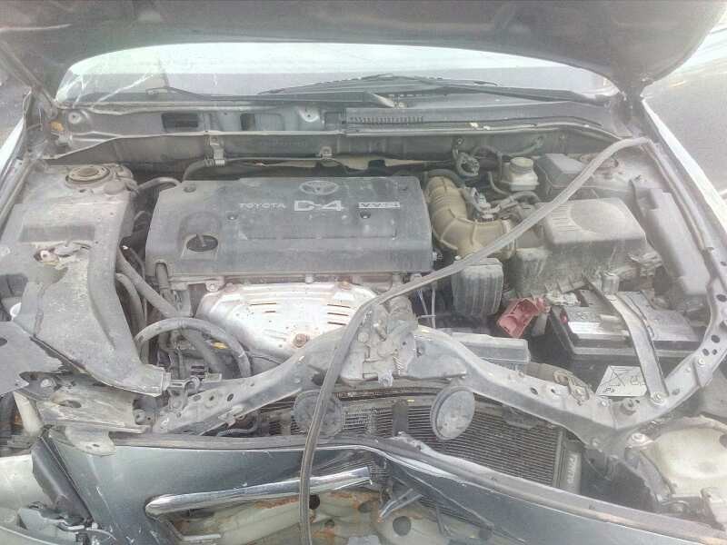 toyota avensis berlina (t25) del año 2003