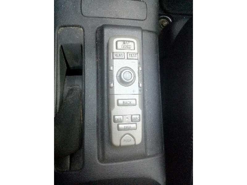 toyota avensis berlina (t25) del año 2003