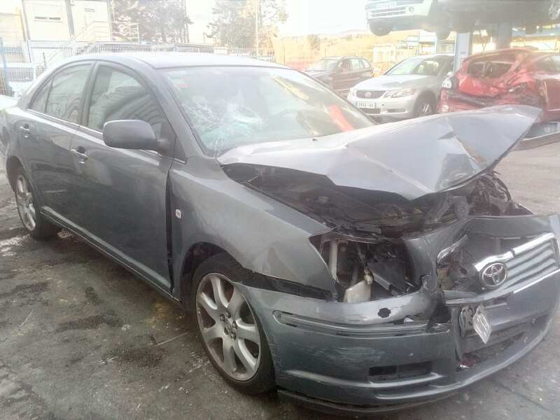 toyota avensis berlina (t25) del año 2003