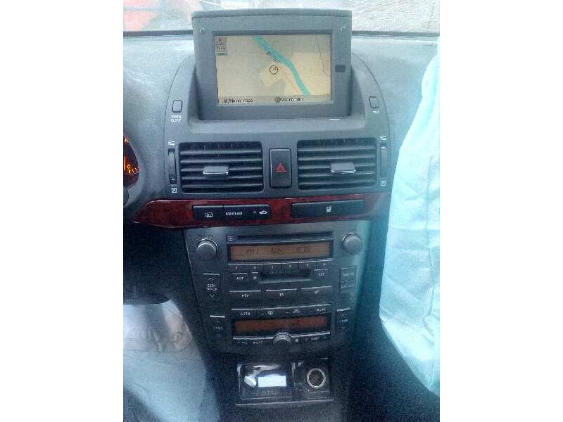 toyota avensis berlina (t25) del año 2003