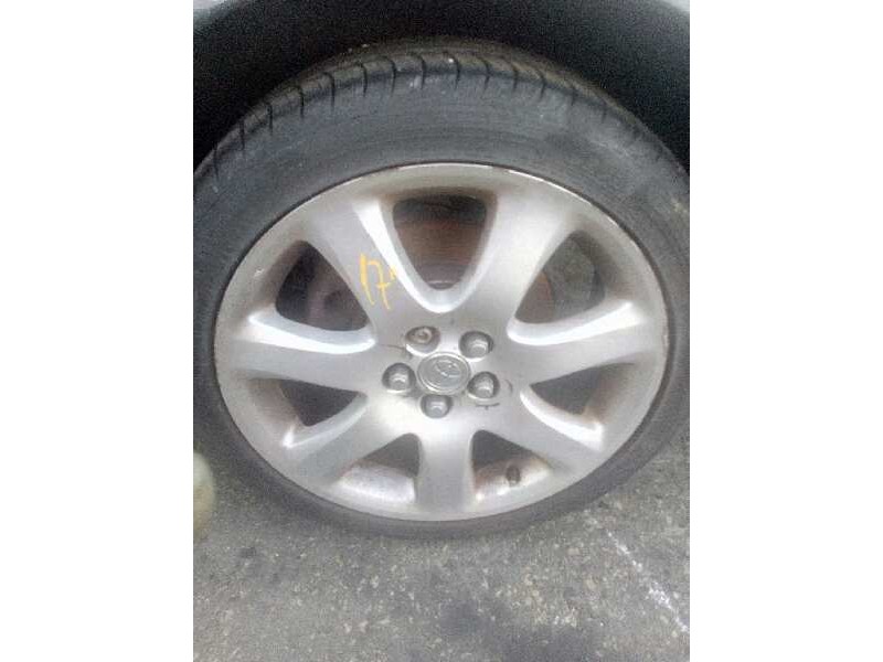 toyota avensis berlina (t25) del año 2003