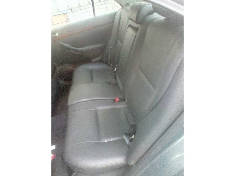 toyota avensis berlina (t25) del año 2003