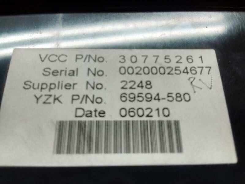 Recambio de pantalla multifuncion para volvo s40 berlina d5 momentum referencia OEM IAM 30775261  