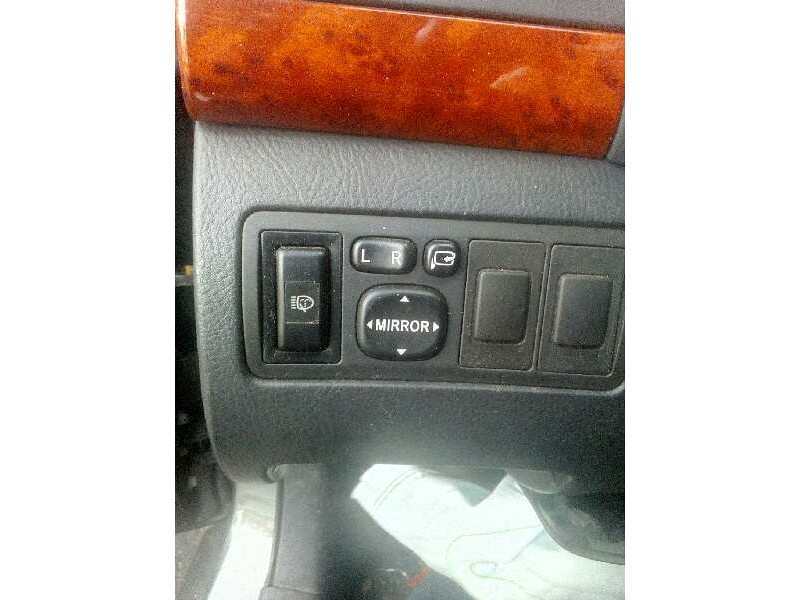 toyota avensis berlina (t25) del año 2003