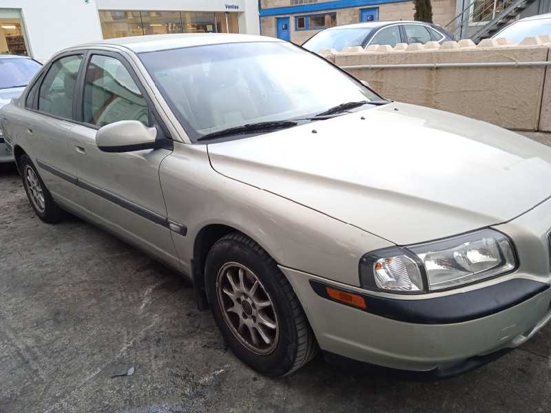 volvo s80 berlina del año 2001