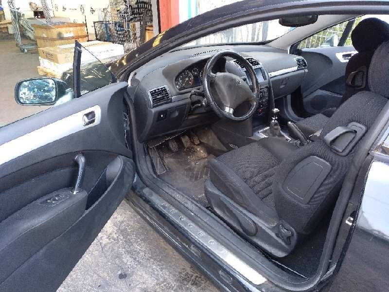 peugeot 407 coupe del año 2006