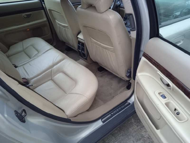 volvo s80 berlina del año 2001