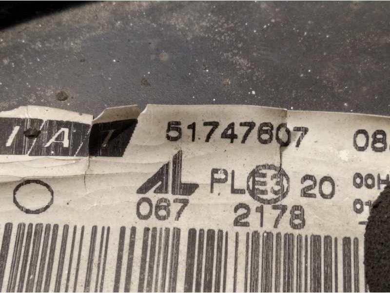 Recambio de faro izquierdo para fiat multipla nuevo (186) 1.9 8v jtd cat referencia OEM IAM 51747807  