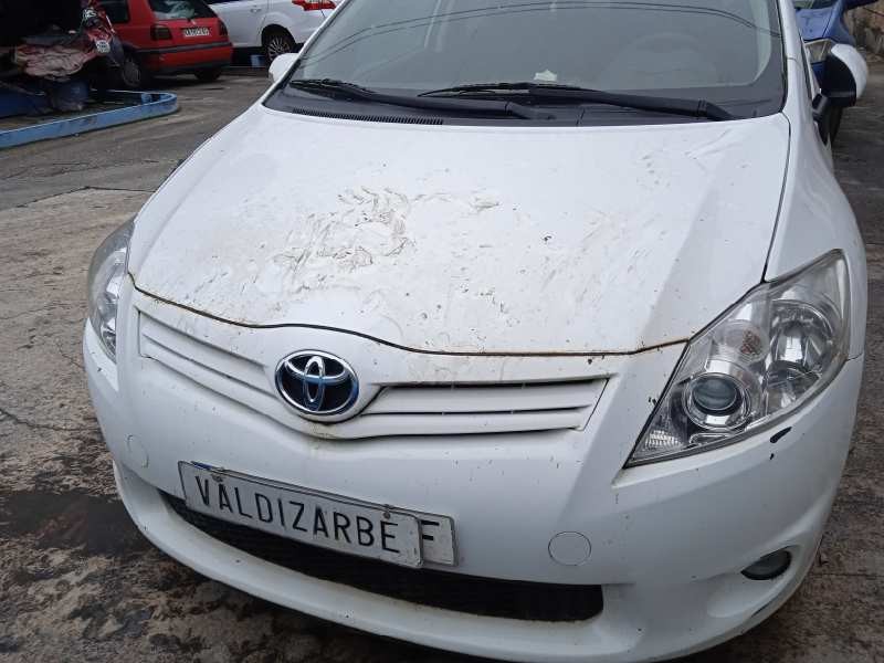 toyota auris del año 2012