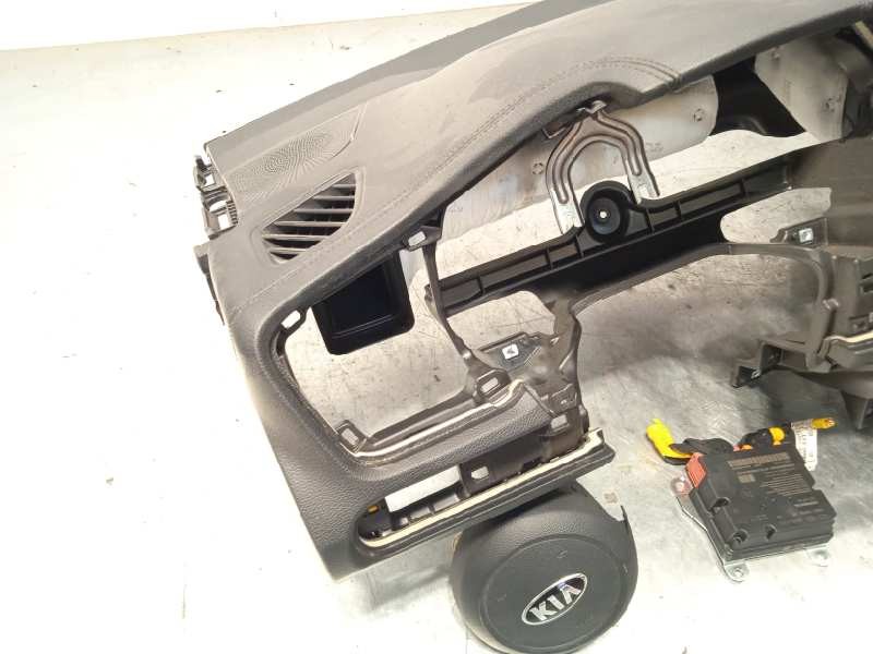 Recambio de kit airbag para kia xceed 1.6 crdi cat referencia OEM IAM 84710J7AA0WK 80100J7000 80300J7000