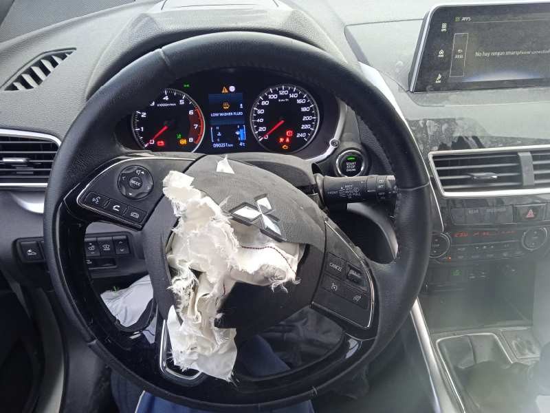 mitsubishi eclipse cross del año 2020