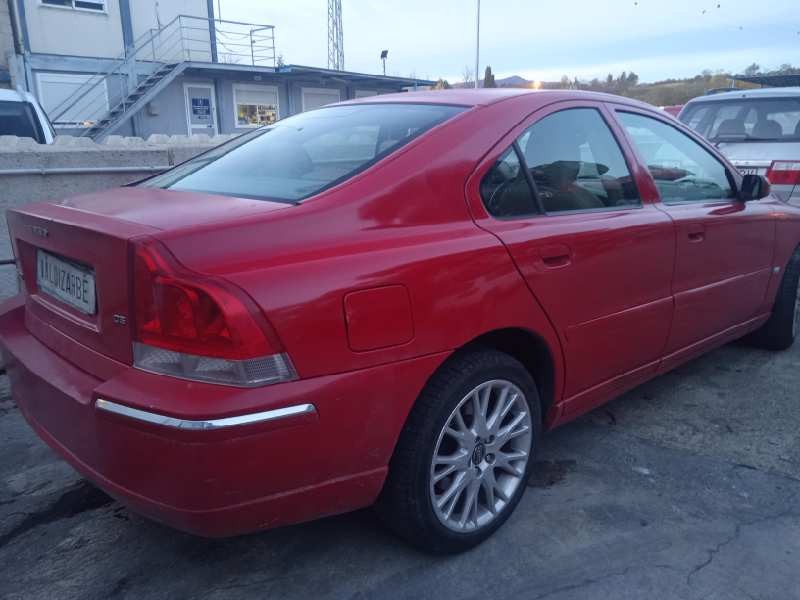 volvo s60 berlina del año 2005